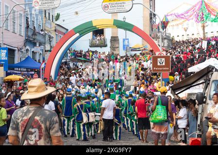 Salvador, Bahia, Brasilien - 2. Juli 2024: Während der Bahia-Unabhängigkeitsfeier in Pelourinho, in der Parade sehen Stockfoto