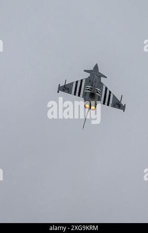 RAF Eurofighter Typhoon, zweimotorig, Überschalldämpfer, Dreiecksflügel, Mehrzweckjäger, Teignmouth AIRSHOW 2024, Teignmouth, Devon, England Stockfoto