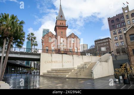 Campbells Cove im historischen Viertel Rocks im Stadtzentrum von Sydney mit dem historischen ASNC-Gebäude dahinter, Sydney, NSW, Australien Stockfoto