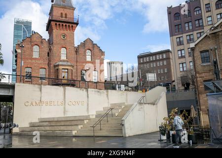 Campbells Cove im historischen Viertel Rocks im Stadtzentrum von Sydney mit dem historischen ASNC-Gebäude dahinter, Sydney, NSW, Australien Stockfoto