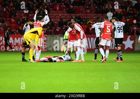 Porto Alegre, Brasilien. Juli 2024. Renê von Internacional stößt bei der brasilianischen Meisterschaft 2024 im Beira-Rio-Stadion in Porto Alegre auf Rojas von Vasco da Gama. Quelle: Ronaldo Funari/Alamy Live News Stockfoto