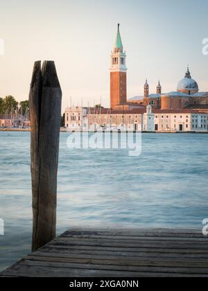 Lagune von Venedig, Anlegestelle und Kirche san giorgio maggiore Stockfoto