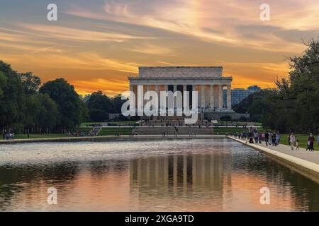 Lincoln Memorial und reflektierender Pool. Vom World war II Memorial aus gesehen Stockfoto