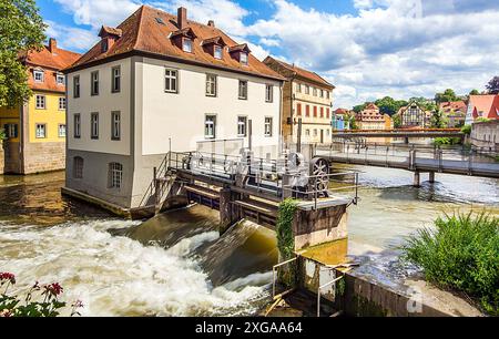 Bamberger Wehr links Regnitz Arm Oberfranken Bayern Deutschland Stockfoto