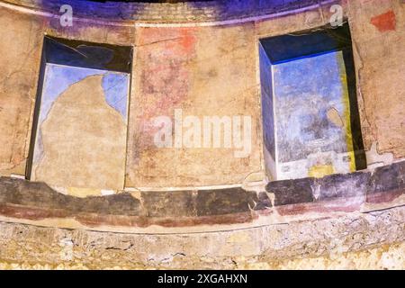 Auditorium di Mecenate halbunterirdischer Raum mit Fresken, der einzige Überrest des architektonischen Komplexes, der zum Stadtteil Maecenas - Esquilino in Rom, Italien gehört Stockfoto