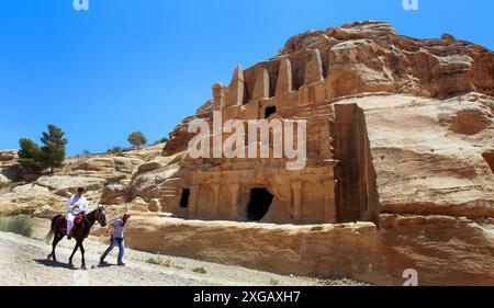 Szenen aus der antiken Stadt Petra, die auf die arabische Zeit der Nabatäer im Süden Jordaniens zurückgeht Stockfoto