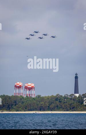 Die Blue Angels spielen über dem Luftwaffenstützpunkt Pensacola in Pensacola, Florida, USA Stockfoto