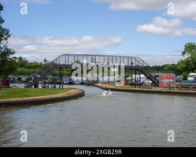 Fahrt nach Blisworth Marina, am Grand Union Canal, Blisworth Arm, Northamptonshire, Großbritannien Stockfoto