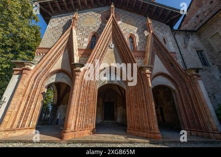 Blick auf die Abtei Sant'Antonio von Ranverso in Buttigliera Alta, Provinz Turin, Piemont, Italien Stockfoto