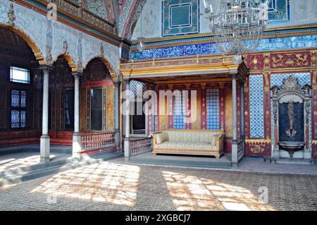 Türkei, Istanbul, Topkapi, Palast, Kaisersaal mit den Thron des Sultans, der Harem und der Sultan Private Stockfoto
