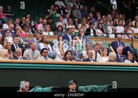 London, Großbritannien. Juli 2024. LONDON, ENGLAND - 06. JULI: Ben Stokes, Roy Hodgson und Sachin Tendulkar in der Royal Box am 6. Tag der Wimbledon Tennis Championships im All England Lawn Tennis and Croquet Club am 6. Juli 2024 in London Credit: MB Media Solutions/Alamy Live News Stockfoto