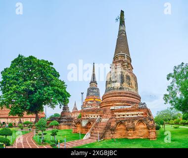 Erhaltene antike Chedis im Tempel Wat Yai Chai Mongkhon, Ayutthaya, Thailand Stockfoto