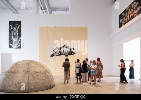 Alcuni Momenti dell’Anteprima stampa della mostra ‚Mario Merz. Qualcosa che toglie il peso” presso Fondazione Merz a Torino, Italia - Cronaca - Lunedì 8 Luglio 2024 - (Foto Giacomo Longo / LaPresse) einige Momente der Presse Vorschau der Ausstellung „Mario Merz. Etwas, das das Gewicht nimmt“ in der Fondazione Merz in Turin, Italien - Nachrichten - Montag, 8. Juli 2024 - (Foto Giacomo Longo / LaPresse) Stockfoto