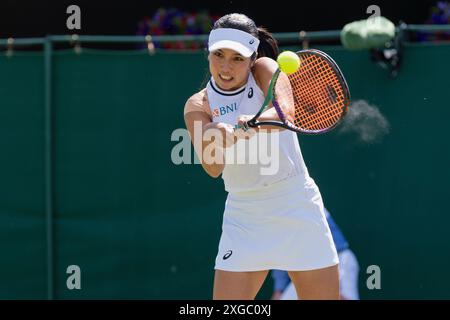 London, Großbritannien. Juli 2024. LONDON, VEREINIGTES KÖNIGREICH - 4. JULI: Aldila Sutjiadi aus Indonesien am 4. Tag der Meisterschaft Wimbledon 2024 im All England Lawn Tennis and Croquet Club am 4. Juli 2024 in London, Vereinigtes Königreich. (Foto: Marleen Fouchier/BSR Agency) Credit: BSR Agency/Alamy Live News Stockfoto
