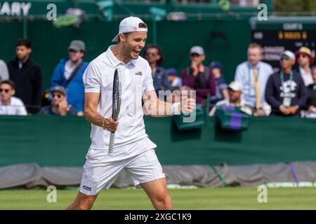 London, Großbritannien. Juli 2024. LONDON, VEREINIGTES KÖNIGREICH - 4. JULI: SEM Verbeek aus den Niederlanden am 4. Tag der Meisterschaft Wimbledon 2024 im All England Lawn Tennis and Croquet Club am 4. Juli 2024 in London, Vereinigtes Königreich. (Foto: Marleen Fouchier/BSR Agency) Credit: BSR Agency/Alamy Live News Stockfoto