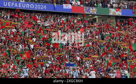 Frankfurt, Deutschland. Juli 2024. firo : 01.07.2024, Fußball: UEFA EURO 2024, EM, Europameisterschaft 2024, Achtelfinale 1/8, M41, Match 41, POR, Portugal - SLO, Slowenien Fans Portugal, Quelle: dpa/Alamy Live News Stockfoto