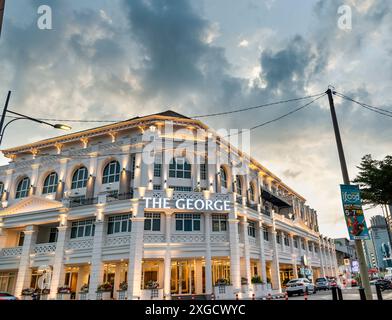 George Town, Penang, Malaysia-April27 2023: Das 5-Sterne-Luxushotel, erbaut 2018, im Einklang mit der britischen Kolonialarchitektur Stockfoto