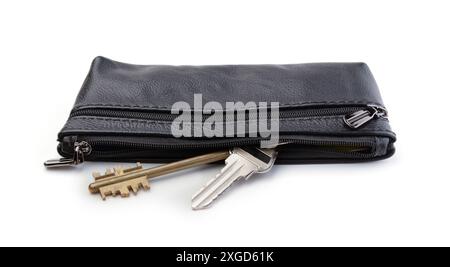Neue Schlüsseltasche aus Leder isoliert auf weiß. Stockfoto
