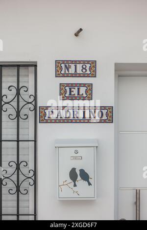 Straßenszene in Estepona, Costa del Sol, Spanien Stockfoto