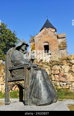 Statue von Mkhitar Gosh, 1130-1213, Schriftsteller, Denker, Priester, Gründer des Klosters Goshavank, Gosh Village, Dilijan National Park, Tavush Region, Armen Stockfoto