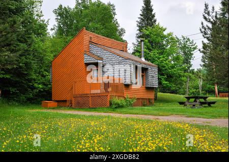 Chalet im Saguenay Nationalpark, Bezirk Riviere-Eternite, Provinz Quebec, Kanada, Nordamerika Stockfoto