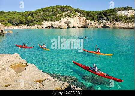 Kajak im Mitjana Creek in der Nähe von Cala Galdana, Südküste von Menorca, Balearen, Spanien, Mittelmeer, Europa Stockfoto