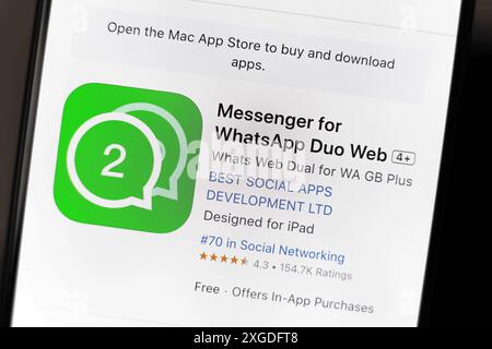 Paraguay. Juli 2024. In dieser Abbildung wird die WhatsApp Duo Web App auf der Download-Seite des Apple Store auf dem Smartphone-Bildschirm angezeigt. (Credit Image: © Jaque Silva/SOPA Images via ZUMA Press Wire) NUR REDAKTIONELLE VERWENDUNG! Nicht für kommerzielle ZWECKE! Stockfoto