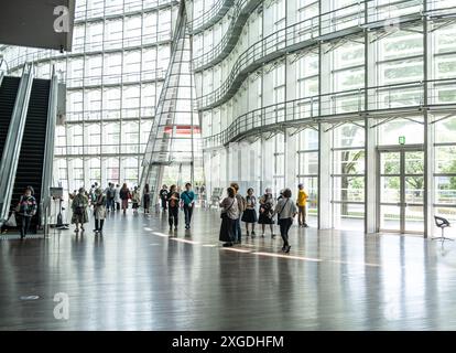 Innenfoyer im National Art Center in Tokio Japan Stockfoto