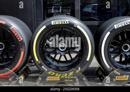 Spielberg, Österreich. Juni 2024. Formel 1 Quatar Airlines großer Preis von Österreich am Red Bull Ring, Österreich. Im Bild: Pirelli P Zero Reifen © Piotr Zajac/Alamy Live News Stockfoto