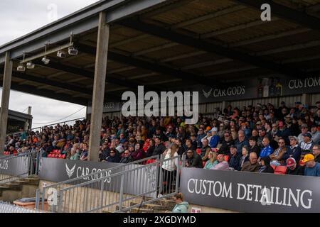 Andover, Hampshire - 9. Juni 2024: British Touring Car Championship Thruxton Round 12 Crowd Stockfoto