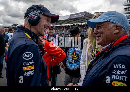 Silverstone, Großbritannien, 08. Juli 2024, Adrian Newey, Chief Technical Officer des Red Bull Racing Teams, der am Renntag teilnimmt, Runde 12 der Formel-1-Meisterschaft 2024. Quelle: Michael Potts/Alamy Live News Stockfoto