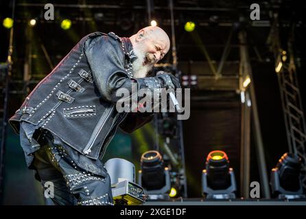 Oslo, Norwegen. Juni 2024. Die englische Heavy-Metal-Band Judas Priest gibt ein Live-Konzert während des norwegischen Musikfestivals Tons of Rock 2024 in Oslo. Hier ist Sänger Rob Halford live auf der Bühne zu sehen. Stockfoto