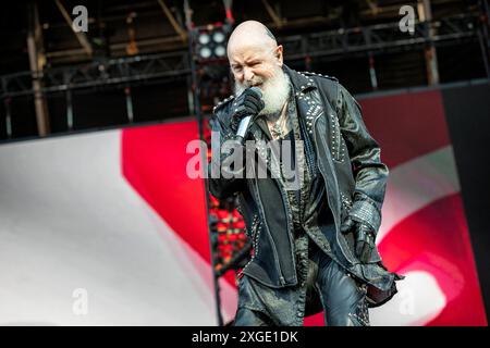 Oslo, Norwegen. Juni 2024. Die englische Heavy-Metal-Band Judas Priest gibt ein Live-Konzert während des norwegischen Musikfestivals Tons of Rock 2024 in Oslo. Hier ist Sänger Rob Halford live auf der Bühne zu sehen. Stockfoto