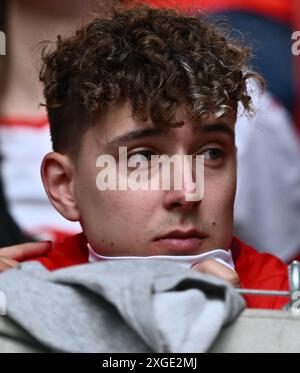 DÜSSELDORF, DEUTSCHLAND - 6. JULI: Schweizer Fans beim Viertelfinalspiel der UEFA EURO 2024 zwischen England und der Schweiz in der Düsseldorf Arena Stockfoto