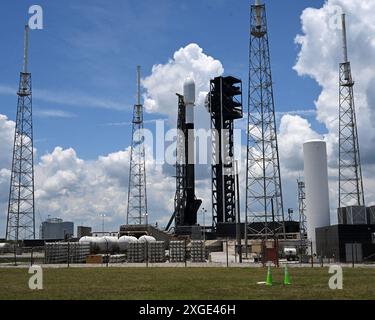 Eine SpaceX Falcon 9-Rakete wird am Montag, den 8. Juli 2024, auf der Cape Canaveral Space Force Station, Florida, den Kommunikationssatelliten Turksat 6 für die Türkei vom Launch Complex 40 aus starten. Foto: Joe Marino/UPI Credit: UPI/Alamy Live News Stockfoto