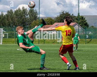 Glasgow, Schottland, Großbritannien. 6. Juli 2024: Rossvale Männer spielen im Huntershill Sport Complex in Glasgow ein Freundschaftsspiel gegen Plains Amateurs Men. Stockfoto