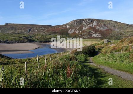 Strand im Glencolmcille County Donegal Irland. Glencolmcille Strand und Landzunge Strand Gaeltacht Region in Irland. Stockfoto