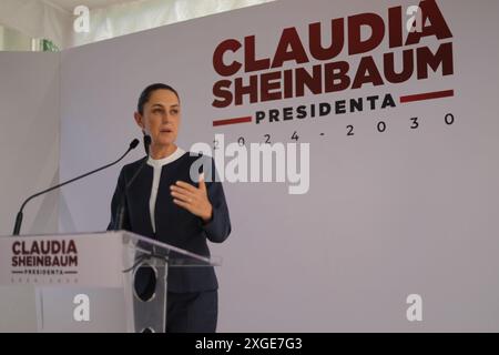 Mexiko-Stadt, Mexiko. Juli 2024. Claudia Sheinbaum Pardo, virtuelle Kandidatin für die Präsidentschaft Mexikos, spricht während einer Pressekonferenz, auf der sie ankündigte, dass sie den Bau von Personenzügen im Norden des Landes fortsetzen werde. Am 8. Juli 2024 in Mexiko-Stadt. (Kreditbild: © Ian Robles/OKULARIS via ZUMA Press Wire) NUR REDAKTIONELLE VERWENDUNG! Nicht für kommerzielle ZWECKE! Quelle: ZUMA Press, Inc./Alamy Live News Stockfoto