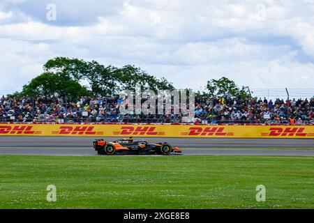 NORTHAMPTONSHIRE, VEREINIGTES KÖNIGREICH. Juli, 24. Oscar Piastri (Australien) von McLaren Action während des Grand Prix 2024 von Qatar Airways auf dem Silverstone Circuit am Sonntag, den 7. Juli 2024 in NORTHAMPTONSHIRE, ENGLAND. Quelle: Taka G Wu/Alamy Live News Stockfoto