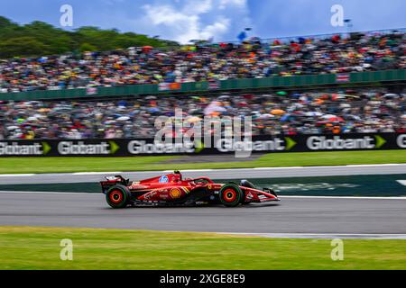 NORTHAMPTONSHIRE, VEREINIGTES KÖNIGREICH. Juli, 24. Carlos Sainz (Spanien) von der Scuderia Ferrari Aktion während des Grand Prix 2024 von Qatar Airways auf dem Silverstone Circuit am Sonntag, den 7. Juli 2024 in NORTHAMPTONSHIRE, ENGLAND. Quelle: Taka G Wu/Alamy Live News Stockfoto