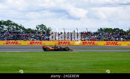 NORTHAMPTONSHIRE, VEREINIGTES KÖNIGREICH. Juli, 24. Oscar Piastri (Australien) von McLaren Action während des Grand Prix 2024 von Qatar Airways auf dem Silverstone Circuit am Sonntag, den 7. Juli 2024 in NORTHAMPTONSHIRE, ENGLAND. Quelle: Taka G Wu/Alamy Live News Stockfoto