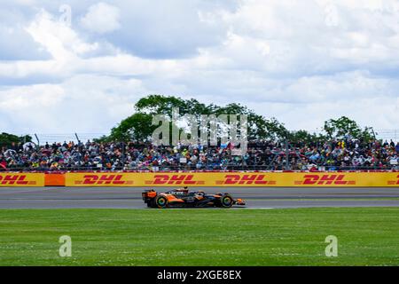 NORTHAMPTONSHIRE, VEREINIGTES KÖNIGREICH. Juli, 24. Oscar Piastri (Australien) von McLaren Action während des Grand Prix 2024 von Qatar Airways auf dem Silverstone Circuit am Sonntag, den 7. Juli 2024 in NORTHAMPTONSHIRE, ENGLAND. Quelle: Taka G Wu/Alamy Live News Stockfoto