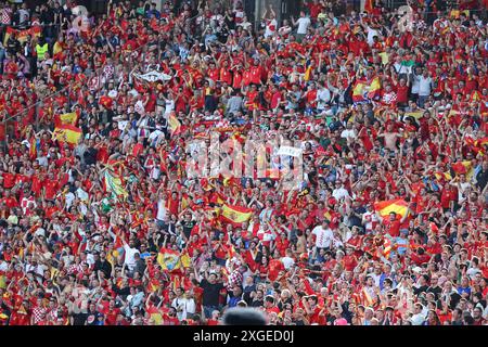 Berlin, Deutschland - 15. Juni 2024: Tribünen des Olympiastadions in Berlin waren mit spanischen Fans während des Gruppenspiels der UEFA EURO 2024 Spanien gegen Kroatien im Olympiastadion in Berlin zu sehen Stockfoto