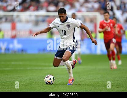 Düsseldorf, Deutschland. Juli 2024. Fußball: Europameisterschaft, England - Schweiz, Endrunde, Viertelfinale, Düsseldorf Arena. Englands Jude Bellingham in Aktion. Vermerk: Arne Dedert/dpa/Alamy Live News Stockfoto