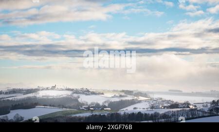 Winterlandschaft in Hochwolkersdorf Bucklige Welt Niederösterreich Stockfoto