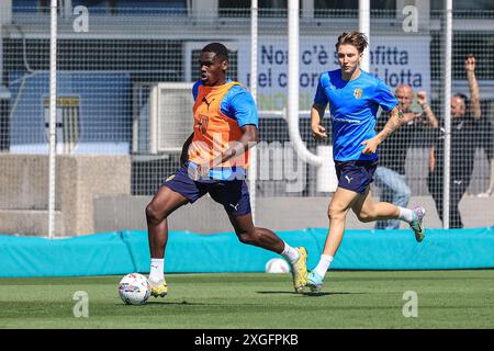 Ange-Yoan Bonny (Parma Calcio) vs Dario sitzt (Parma Calcio) während der Parma Calcio-Schulung, andere in Collecchio (PR), Italien, 06. Juli 2024 Stockfoto