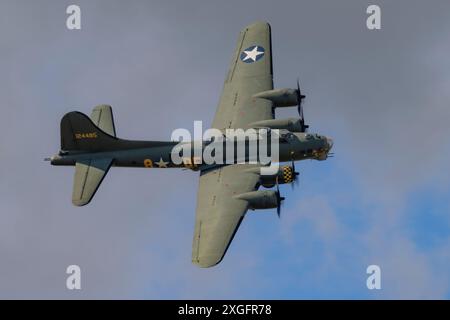 Boeing B17G Flying Fortress - Sally B zeigt auf der Headcorn Airshow Stockfoto