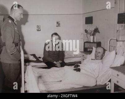 Verwundungsabzeichen 20 Juli 1944 in Schwarz, aus dem Nachlass Heinz Assmann das Abzeichen, in schwerem Silber geschlagen, PROPERTY-RELEASE | REDTORIAL-USE-ONLY Stockfoto