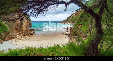 Meereslandschaft von Miradores Küstenpfad, Kantabrisches Meer, Natura-2000-Netz, Naturschutzgebiet, Muros de Nalón, Principado de Asturias, Spanien, Europa Stockfoto