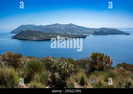 Stunning view along the coast of Lipari Island, Aeolian Islands, Italy Stockfoto